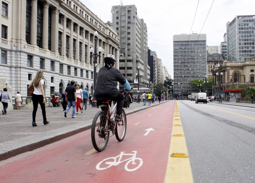 Ciclofaixa no Viaduto do Chá. Foto: Jose Cordeiro/SPTuris