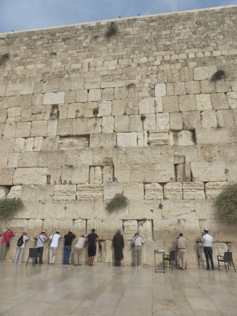 O Muro tem 40 metros de altura, mas ainda há mais muro debaixo da terra