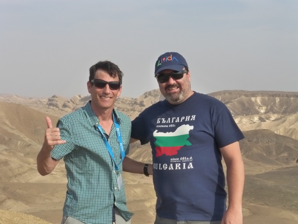 O guia de turismo Ilan Chezar e o editor do TURISMO ETC, Claudio Schapochnik, no Ramon Machtesh