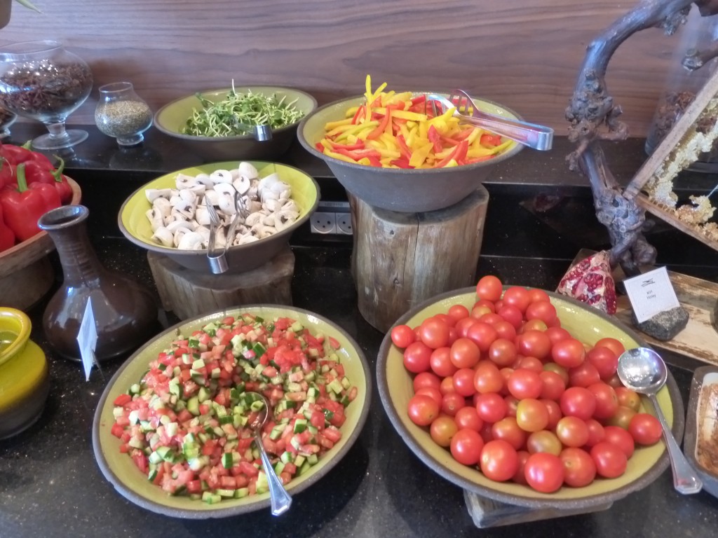 Saladas no café da manhã: bem típico em Israel