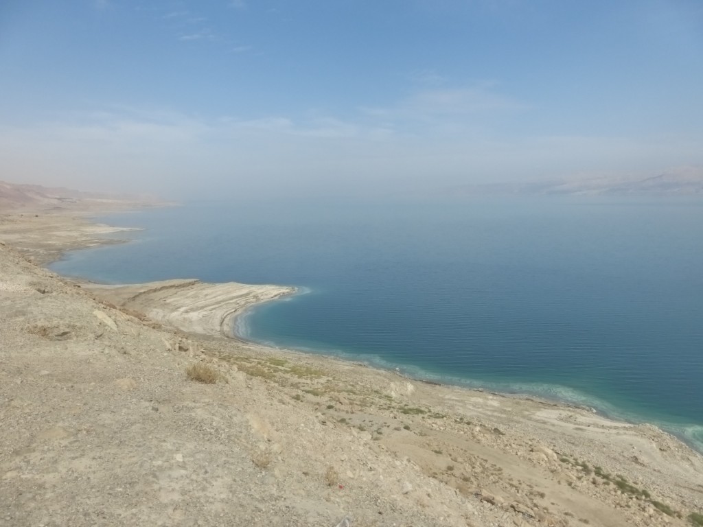 Margem do Mar Morto no território israelense: paisagens de tirar o fôlego