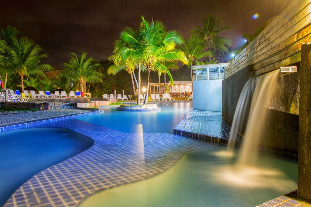 Área da piscina no all inclusive de Maceió