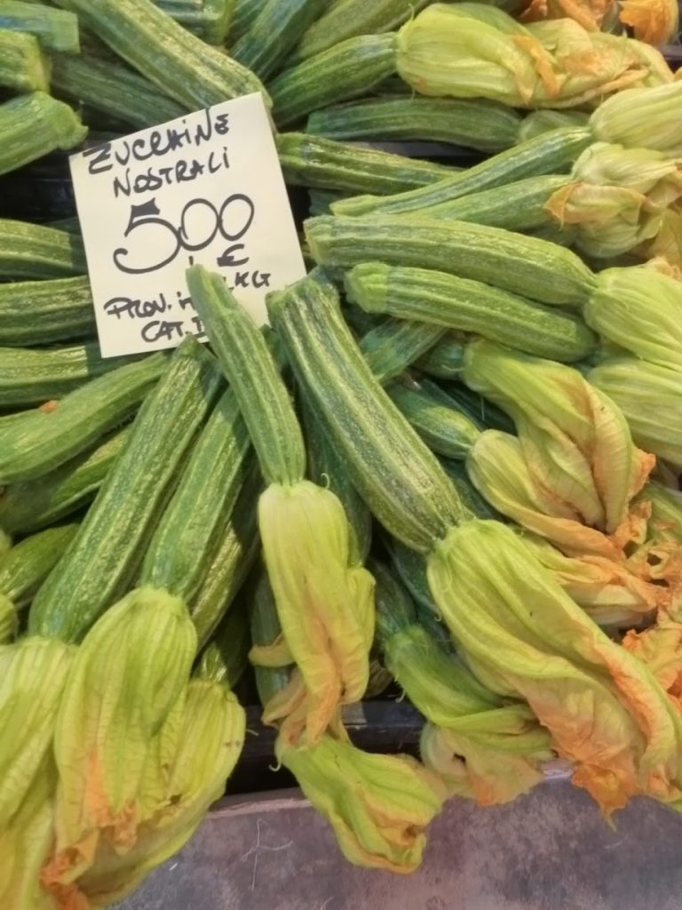 A flor de abobrinha: tão presente na cozinha italiana