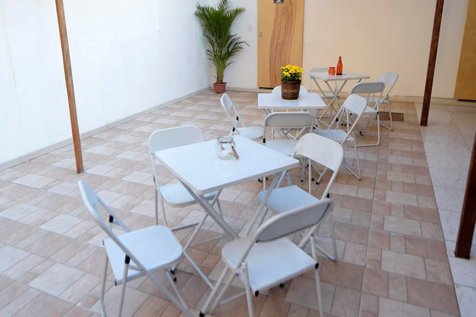 A área externa do hostel