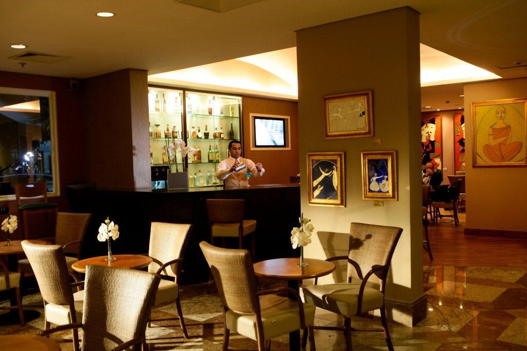 O Lobby Bar Ipê do hotel paulistano (fotos divulgação/Rede Bourbon)