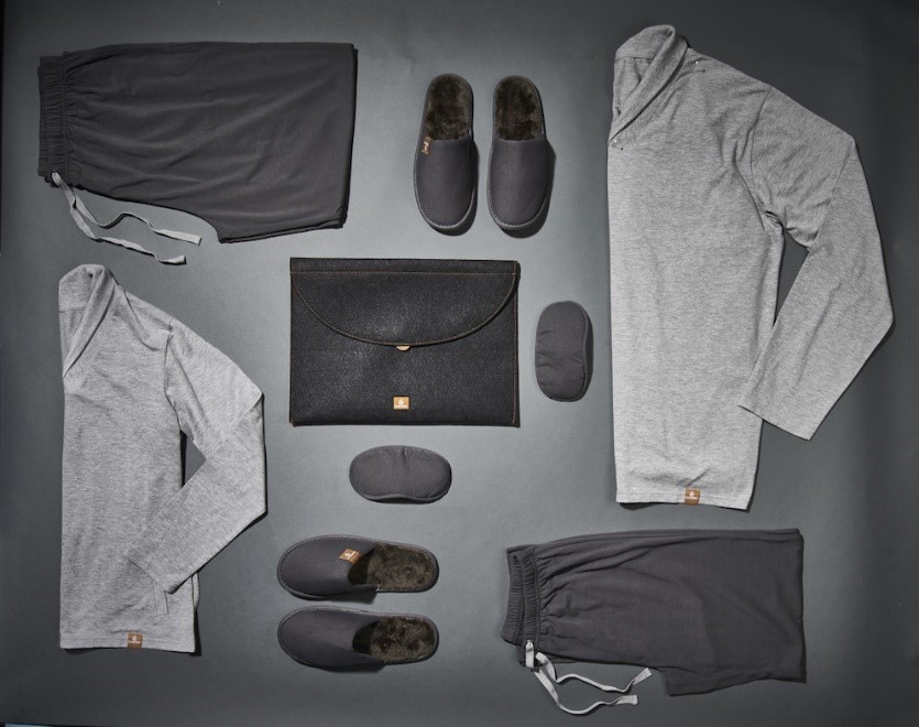 Roupas utilizam a tecnologia Hydra Active Microcapsule projetada para manter a pele hidratada durante o voo (fotos divulgação/Emirates Airline)