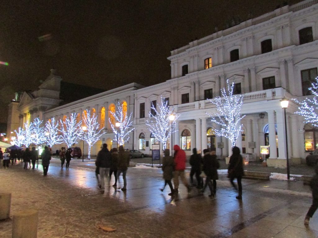 Iluminação natalina em Varsóvia