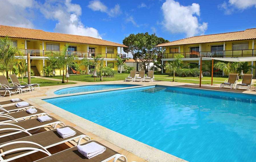 Uma das piscinas do resort
