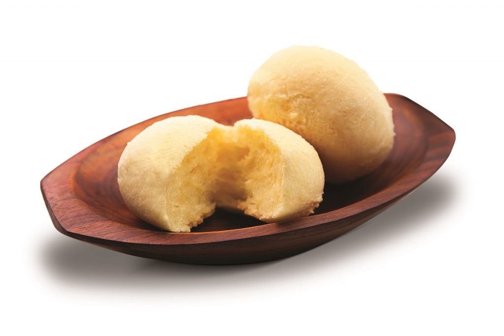 O pão de queijo recheado com requeijão