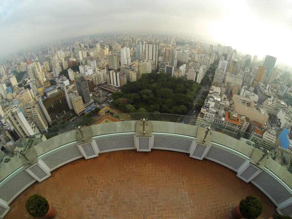 Vista parcial de São Paulo desde o terraço panorâmico do restaurante (fotos divulgação/Terraço Itália)