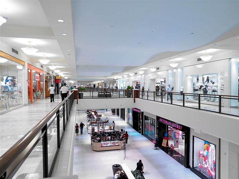 Come Shopping With Us: Aventura Mall, Bloomingdales, H&M, Zara, Givenchy