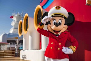 Disney Cruise Line e Capitã Minnie Mouse inspiram novos capitãs de navio