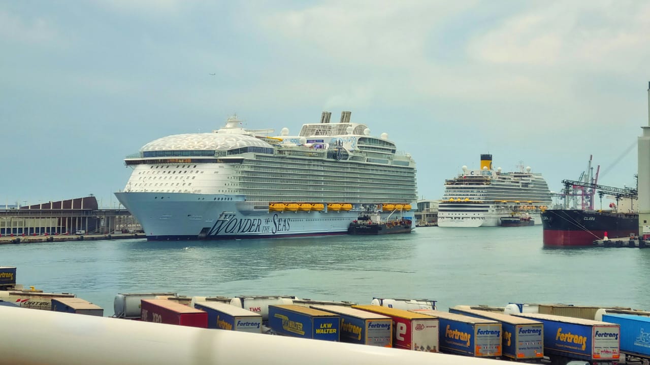 Wonder of the Seas, Navios de cruzeiro